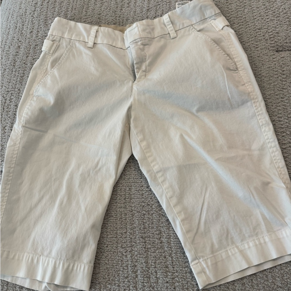 Vince Cream Women’s Bermuda Shorts